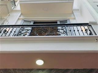 10 tỷ nhà đẹp giang văn minh  đội cấn  ba đình 50m2 6 tầng thang máy ngõ thông ba gác tránh