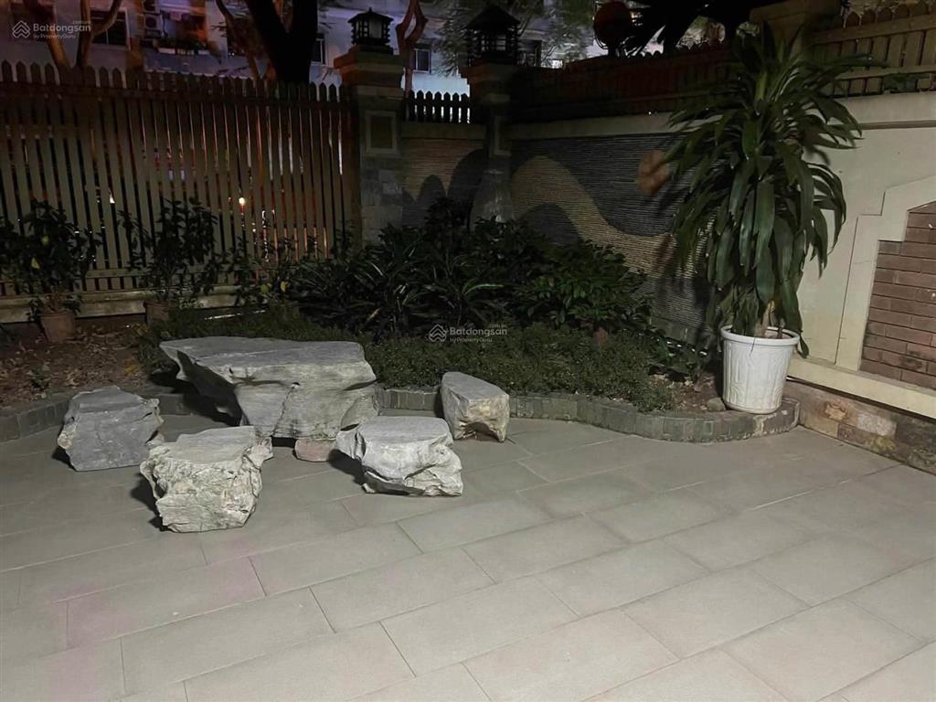 Bán nhà giảng võ  hào nam 85m2 trung tâm ba đình  nhà dân xây còn chắc chắn hai thoáng vĩnh viễn
