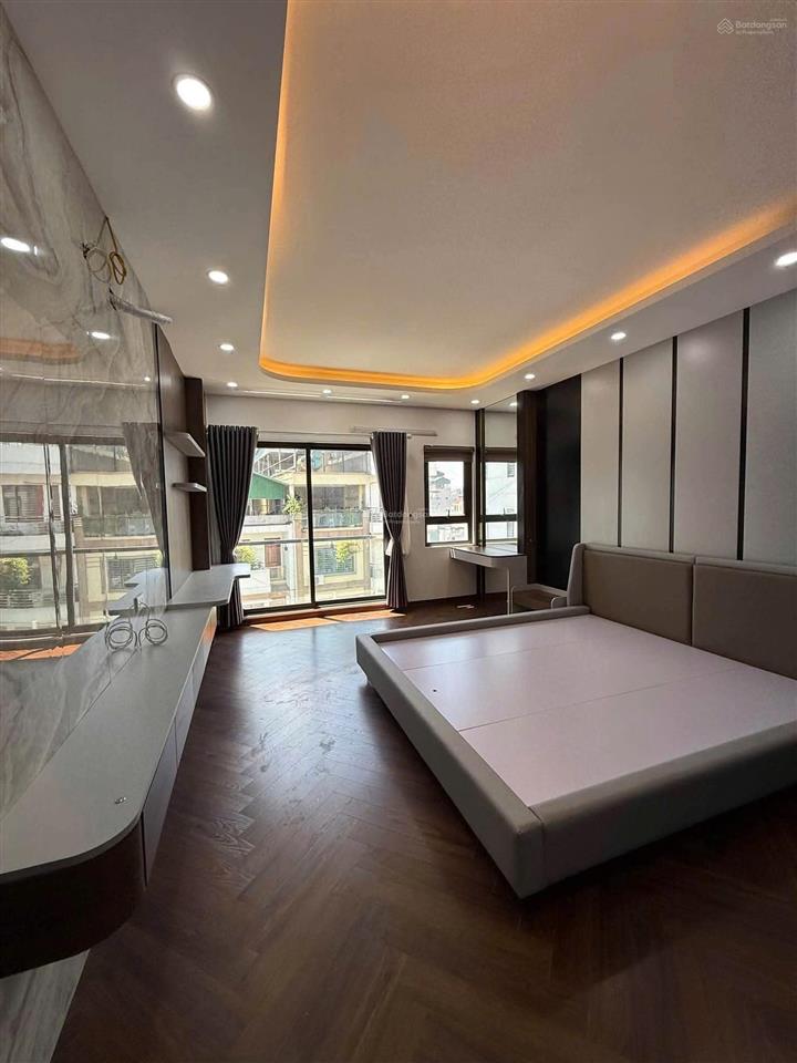 Bán nhà thái hà 54m 5 tầng 6pn 9,5 tỷnhà rộngvị trí đẹp 30m ra pho
dt 54m, 5 tầng, 6 phòng ngủ