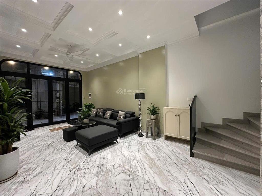 Bán nhà thái hà 54m 5 tầng 6pn 9,5 tỷnhà rộngvị trí đẹp 30m ra pho
dt 54m, 5 tầng, 6 phòng ngủ