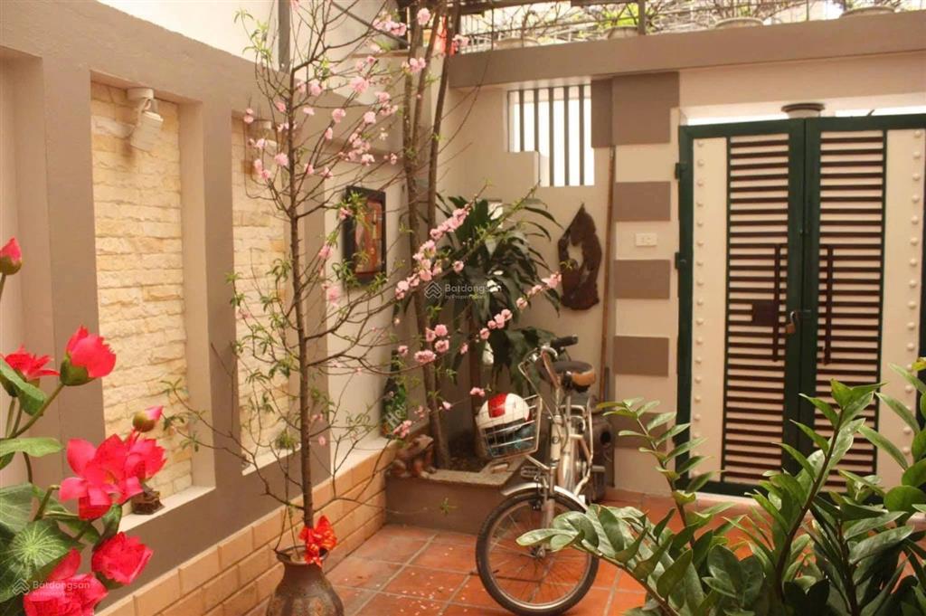 Bán nhà phân lô nguyên hồng trúc khê  trung tâm đống đa  ô chờ thang máy  sát phố  hai mặt ngõ