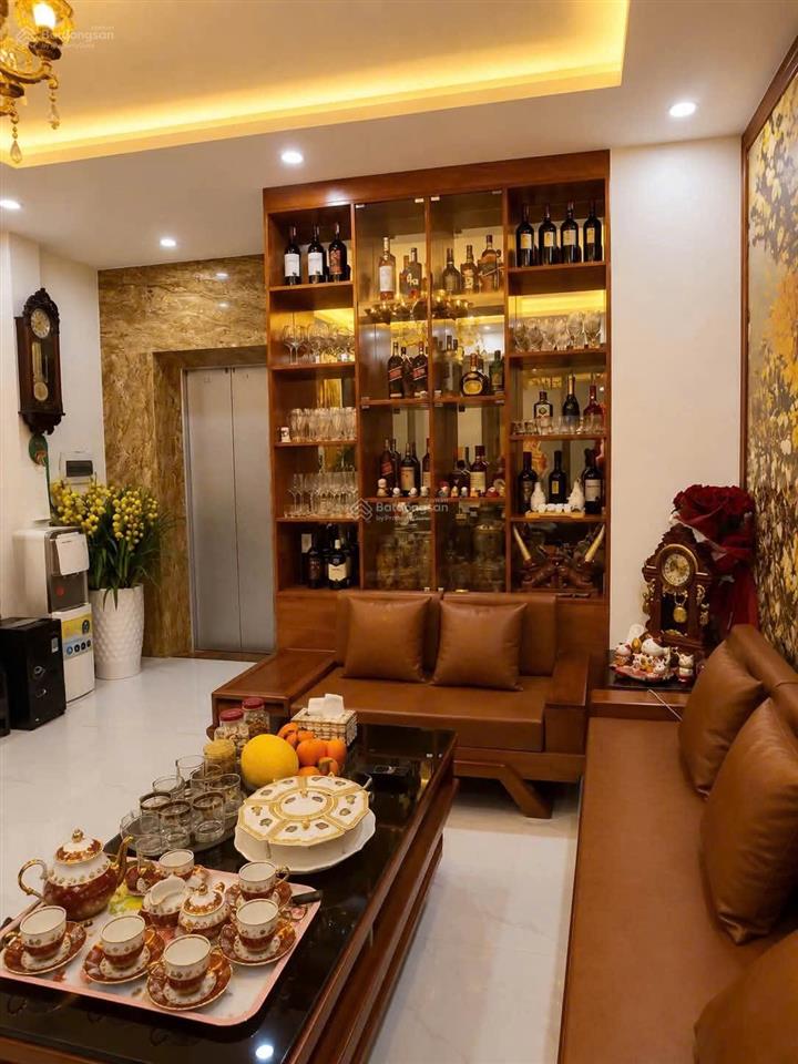 Bán nhà ngã 3 linh lang phan kế bính ba đình 6 tầng thang máy 1 nhà ra phố ngõ 3m nhà cực đẹp