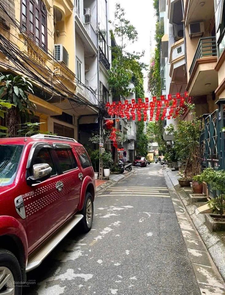 Bán nhà ngã 3 linh lang phan kế bính ba đình 6 tầng thang máy 1 nhà ra phố ngõ 3m nhà cực đẹp