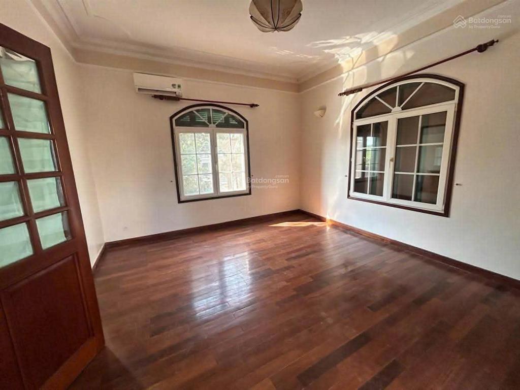 Chính chủ bán nha chùa láng 80m lô góc mặt tiền rộng ô chờ thang máy  20m thẳng tắp ra phố ngõ 3m