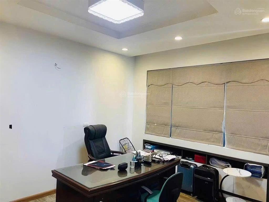 Chính chủ cần bán nhà riêng phố nguyên hồng 65m 5 tầng, giá 12 tỷ, nhà 2 mặt ngõ  cực thoáng mát