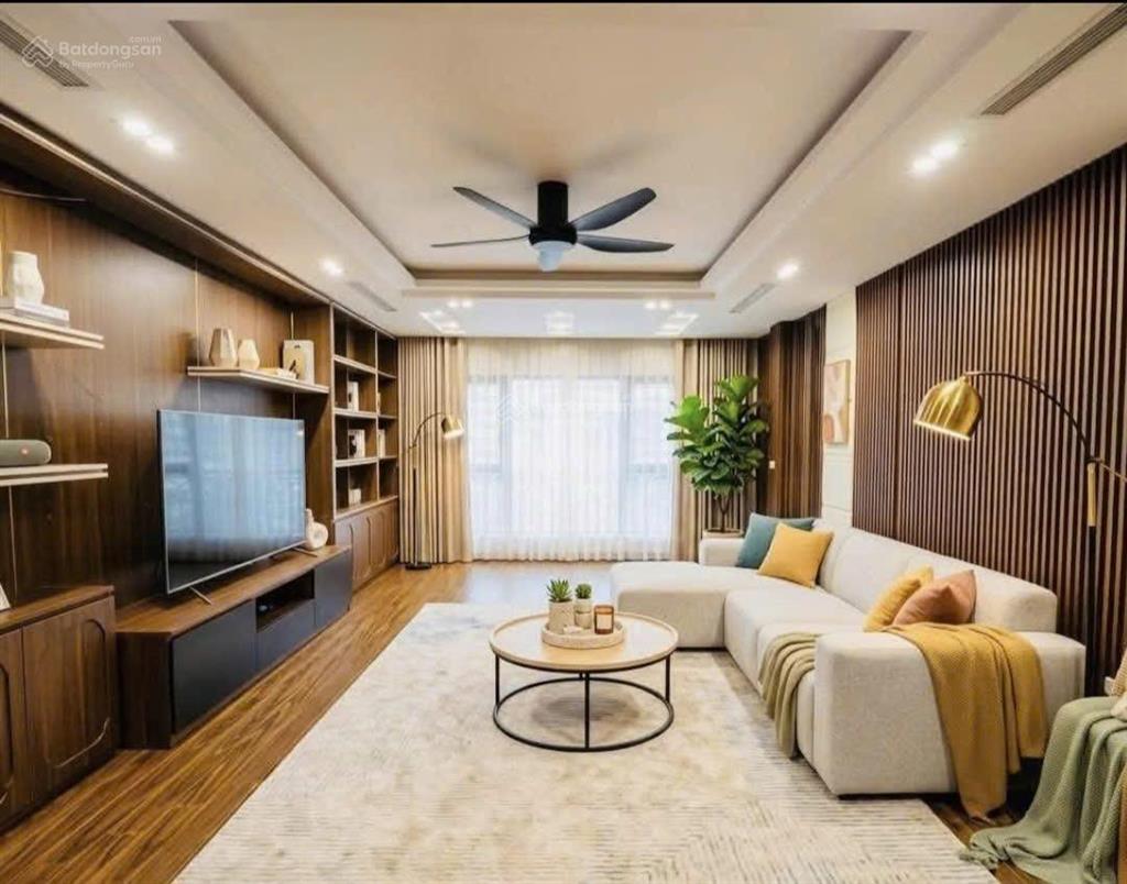 Hàng hiếm  ngọc khánh  ba đình 46m2 x 6 tầng thang máy  giá 10 tỷ  ngõ thông tứ tung  ô tô
