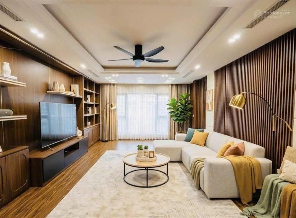 Hàng hiếm  ngọc khánh  ba đình 46m2 x 6 tầng thang máy  giá 10 tỷ  ngõ thông tứ tung  ô tô