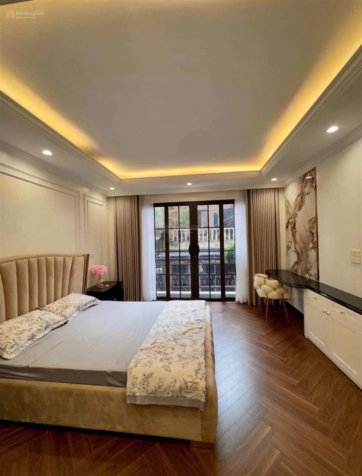 Chính chủ bán nhà khu mai anh tuấn  hoàng cầu  hai mặt ngõ  10m ra ô tô tránh ngõ 3m gần hồ nhà