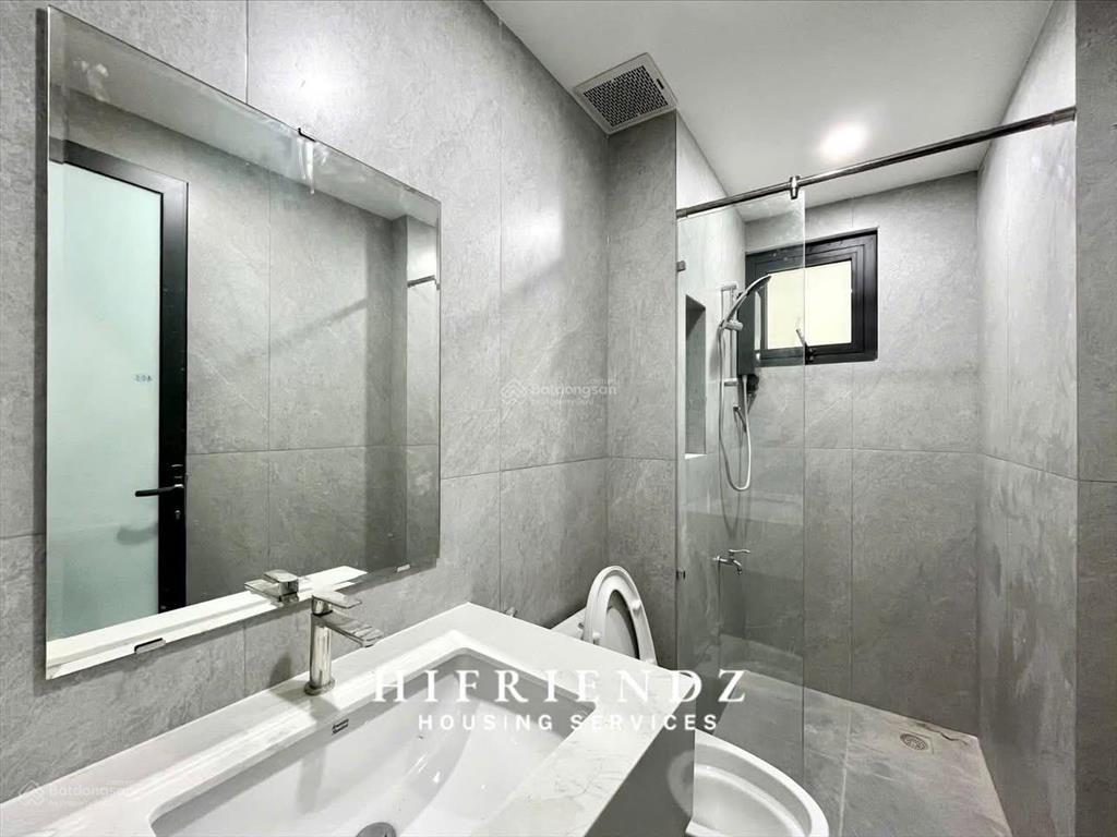 Cho thuê chdv studio rộng nhà mới tinh tại quận 7