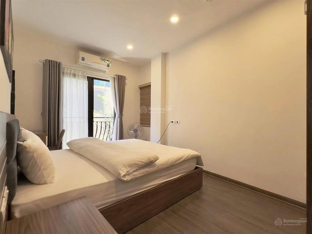 Cho thuê chdv 1pn trung tâm quận 7