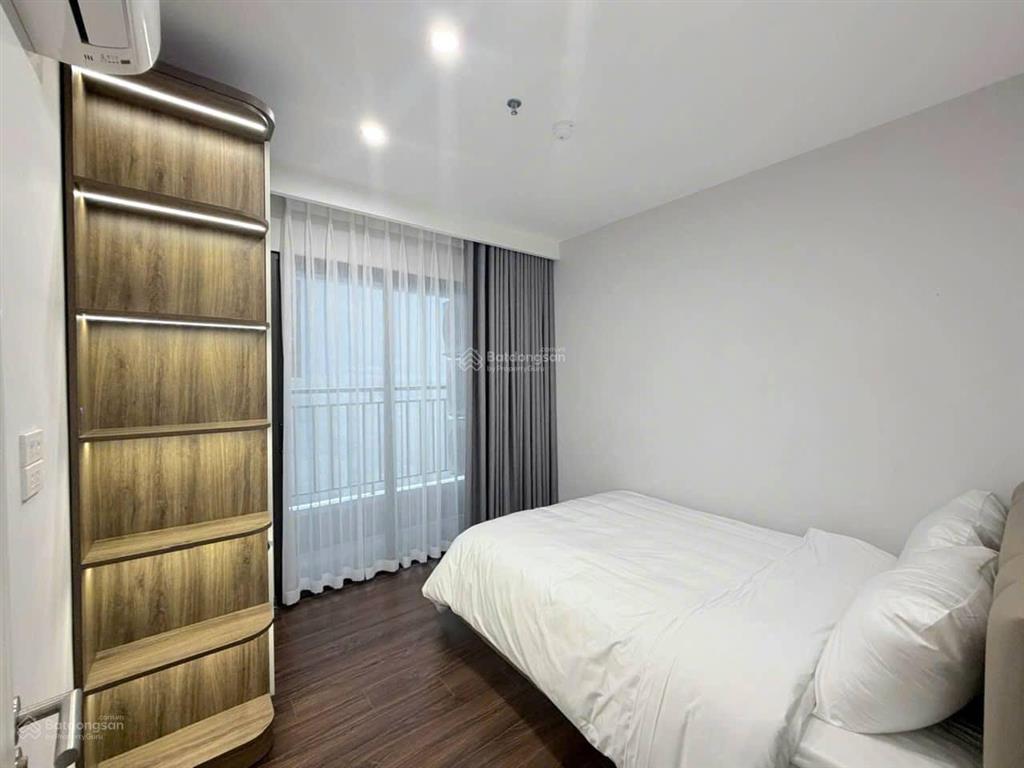 Cho thuê chdv 1pn trung tâm quận 7