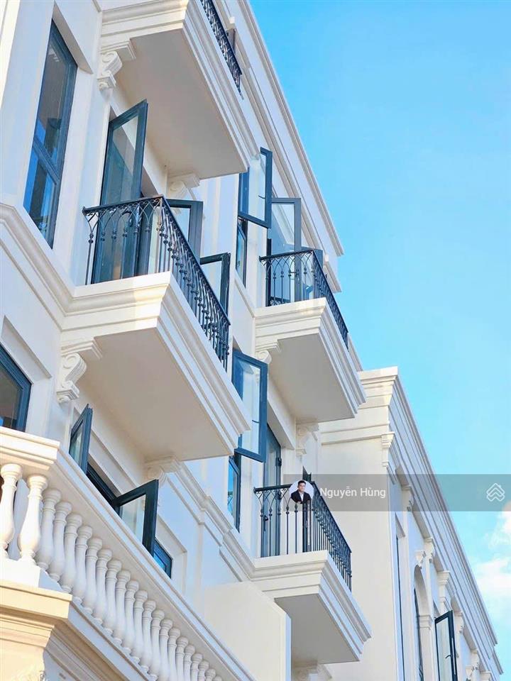 Nhà phố liền kề, biệt thự vịnh tiên vinhomes cần giờ 1 trệt 2 lầu 1 tầng thượng giá chỉ 12,8 tỷ