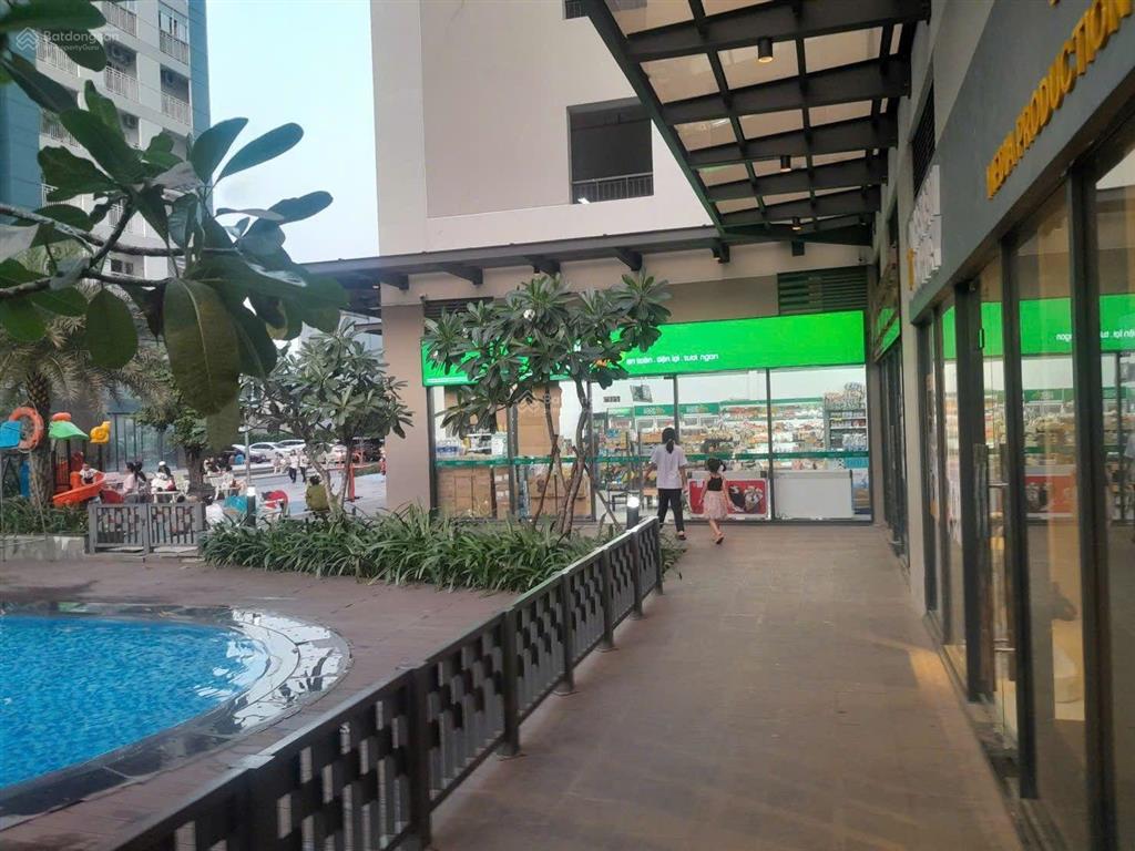 Bán căn shophouse cc charm plaza dĩ an
khu phức hợp vincom, dt 184m