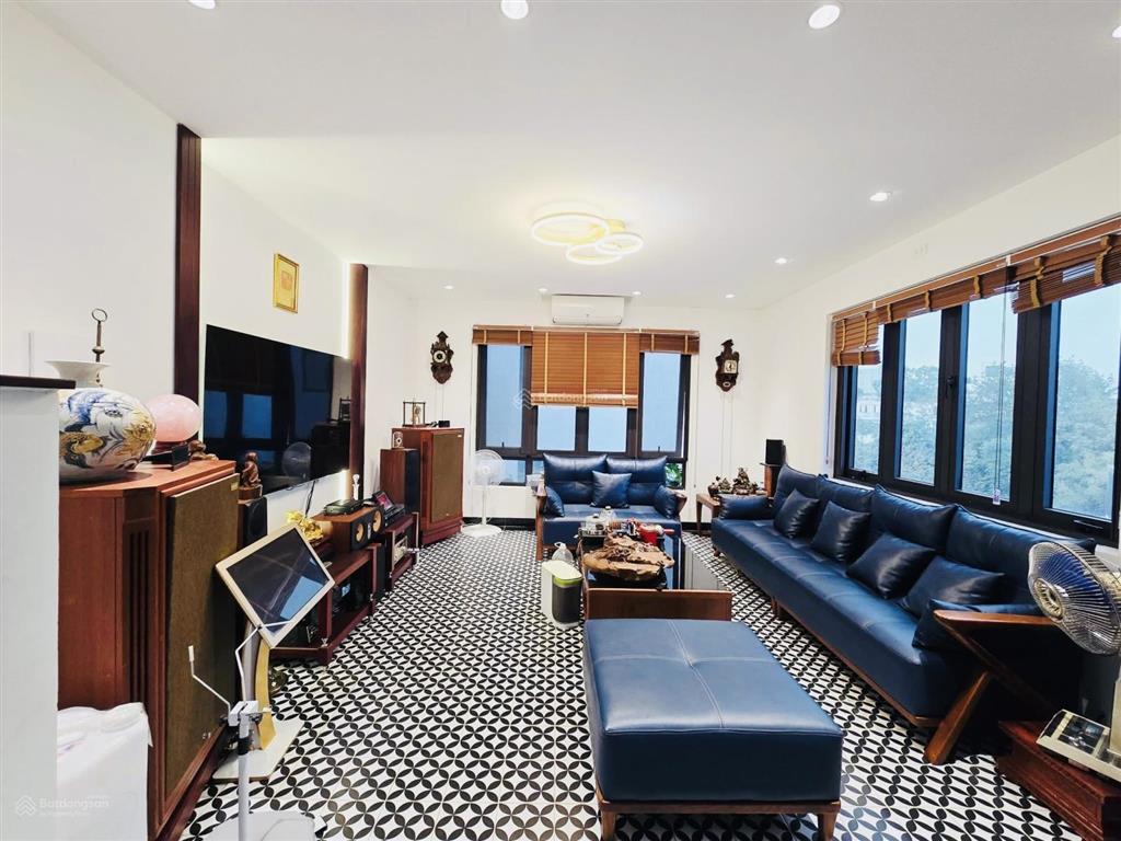 Đẹp mê ba đình! 7 tầng thang máy, 5m ra phố, thông kinh doanh, văn phòng, ô tô, full nội thất. 65m