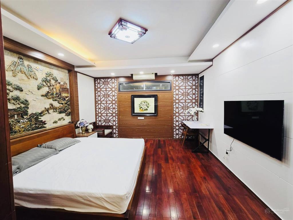 Đẹp mê ba đình! 7 tầng thang máy, 5m ra phố, thông kinh doanh, văn phòng, ô tô, full nội thất. 65m