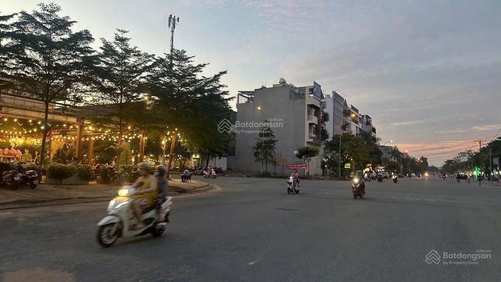 Khu dân cư an sương  nhà đẹp 4 tầng  ngay công viên trung tâm