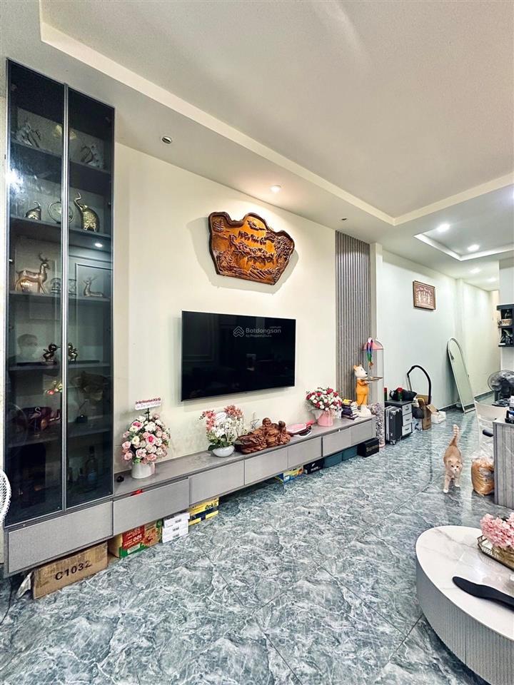 Bán nr 2 tầng, 2pn, 2wc, giá 5,2 tỷ, 40m2 tại phạm văn bạch, p 15, q.tân bình, hcm  hot! uy tín
