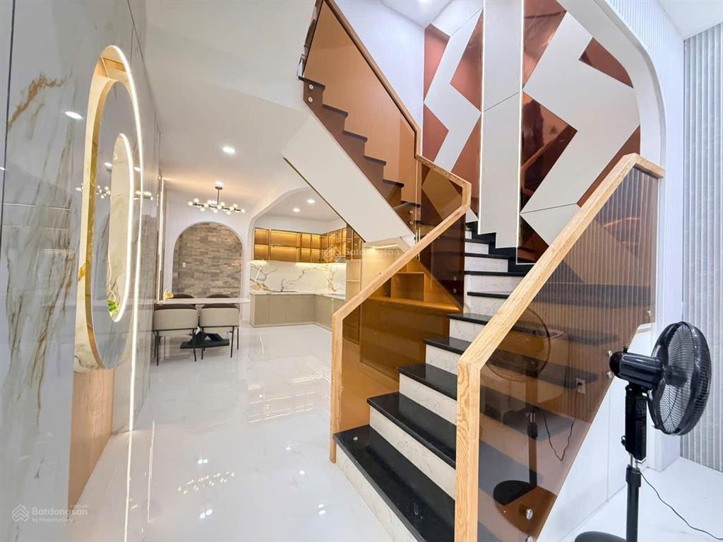 Khu phân lô phan huy ích 4x17m vuông vức, gần emart, ô tô ngủ trong nhà