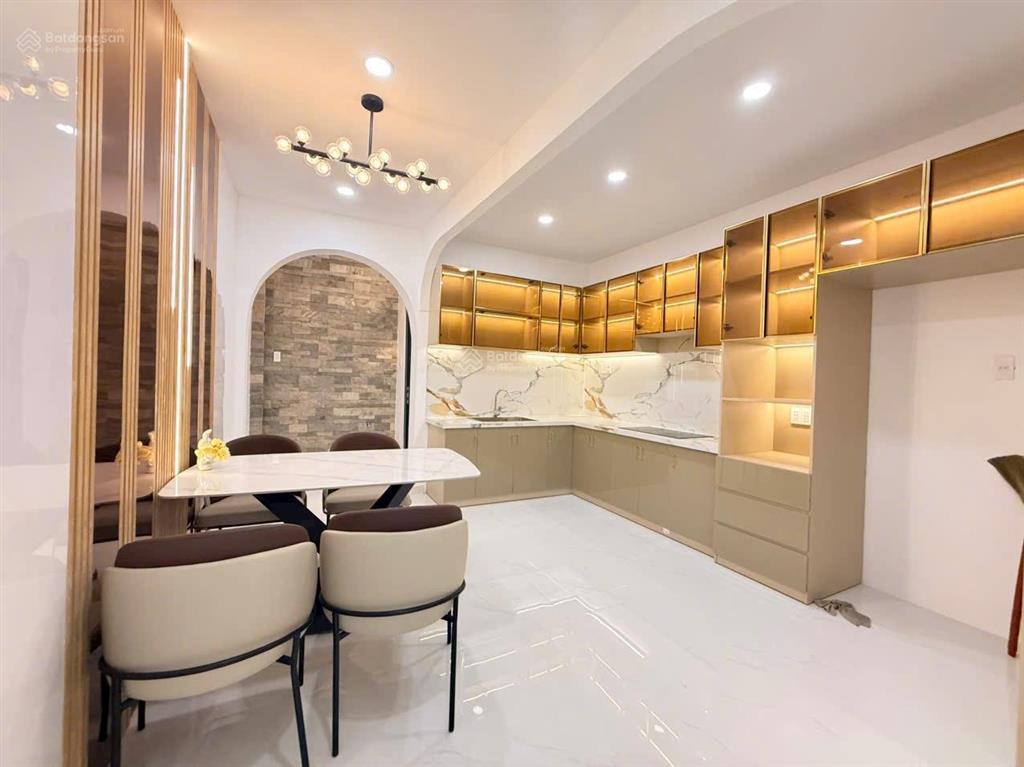 Khu phân lô phan huy ích 4x17m vuông vức, gần emart, ô tô ngủ trong nhà