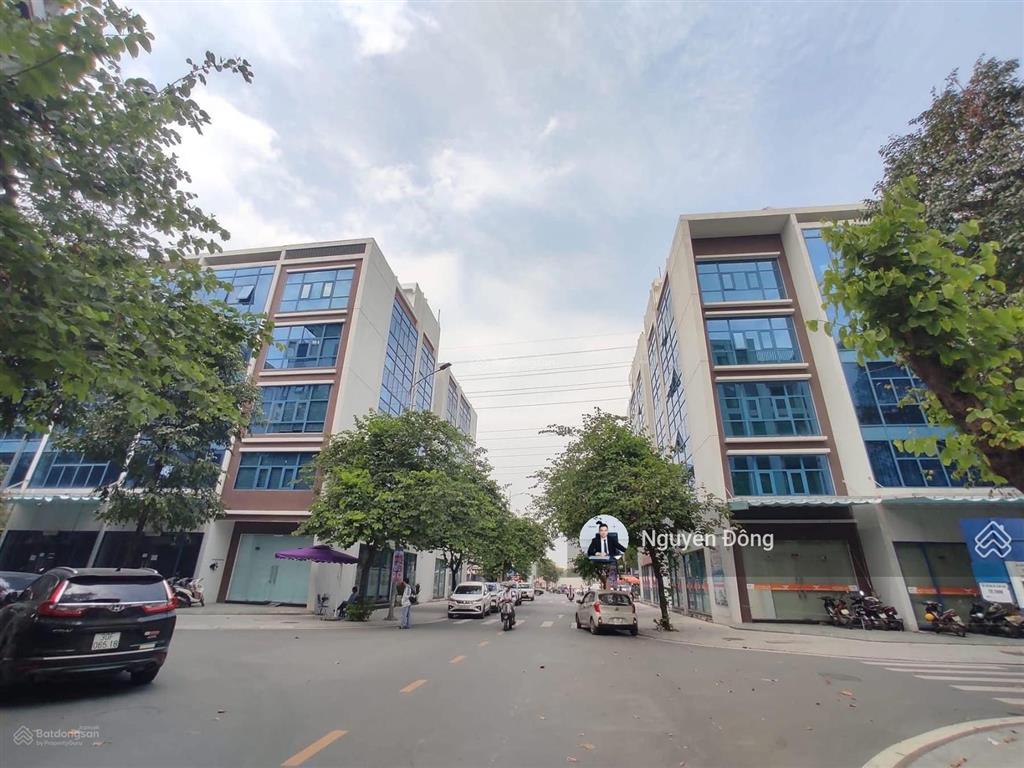 Chính chủ bán gấp liền kề trục chính kđt galaxy vạn phúc hà đông 100m2 thông sàn vị trí cực đẹp