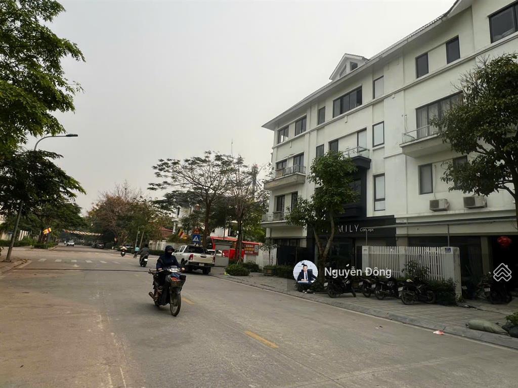Liền kề trung tâm khu c geleximco (dt 150mmt6m5tầng) đường to 21m, giá 35 tỷ cạnh cc an bình