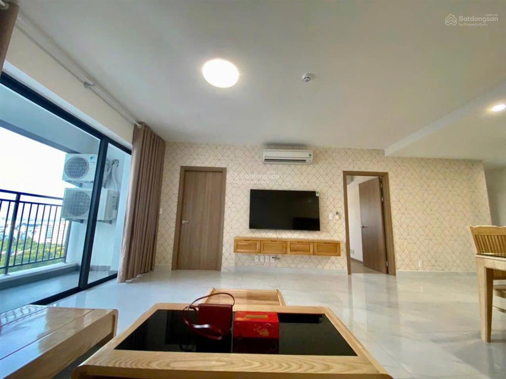 Chính chủ bán căn góc thoáng hơn 100m tầng trung 3pn, ban công rộng có nội thất toà hera (gem park)