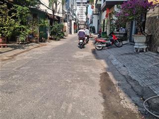Bán nhà riêng đẹp tại phạm văn bạch, 10,8 tỷ, 6x22m, nhiều tiện ích, đường xe ô tô, thông thoáng