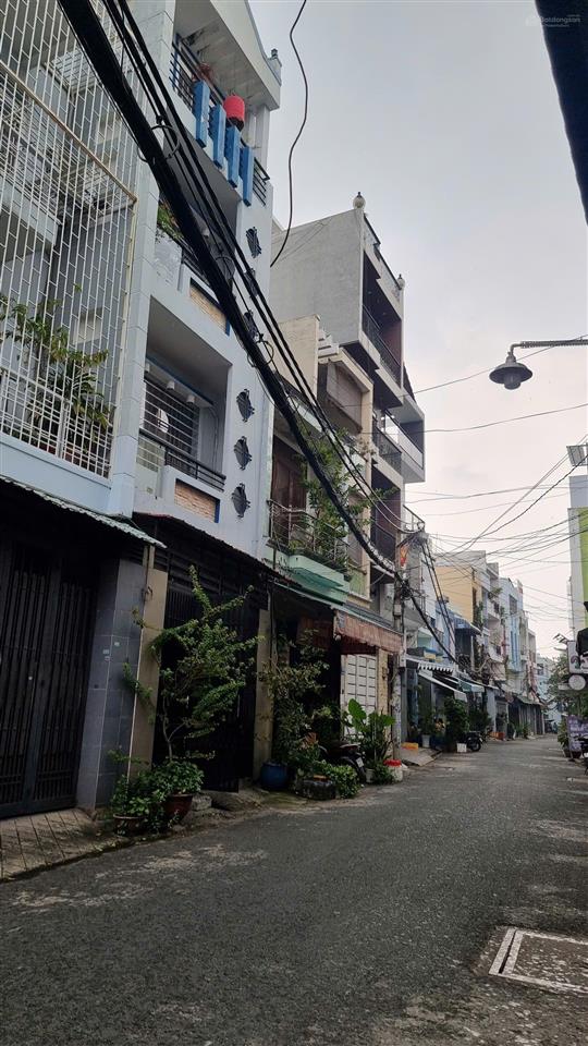 Bán nhà đường nhựa 8m, tân phú, chỉ 9 tỷ có nhà 4x20m2, nhà c4 tiện xây mới, đường thông, an ninh
