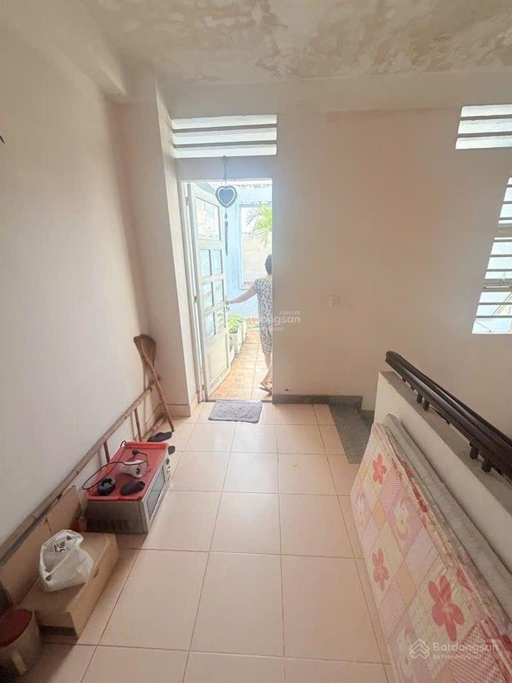 Bán nhà đường nhựa 8m, tân phú, chỉ 9 tỷ có nhà 4x20m2, nhà c4 tiện xây mới, đường thông, an ninh
