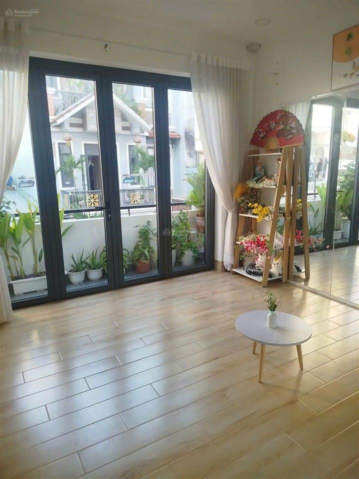 Bán nhà 5 tầng phạm văn bạch  ngang 7m bề thế, đường 8m thông, chỉ hơn 7đ, kế chợ, trường tân sơn