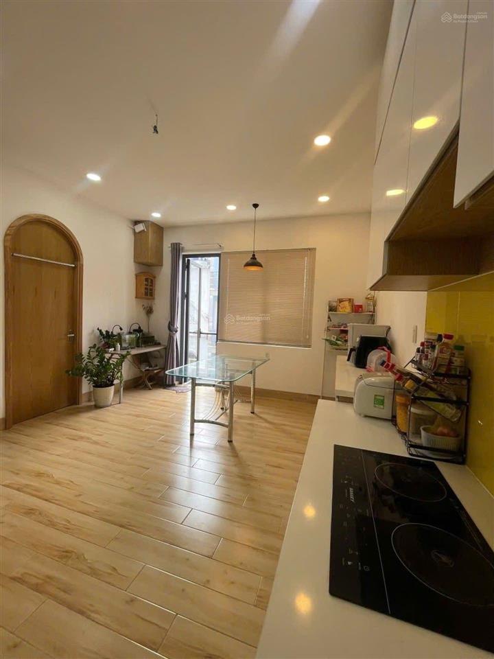 Bán nhà 5 tầng phạm văn bạch  ngang 7m bề thế, đường 8m thông, chỉ hơn 7đ, kế chợ, trường tân sơn