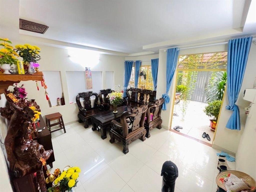 Bán nhà 2 tầng phạm văn bạch, 5.2x18m, chỉ hơn 8 tỷ, hxh vào nhà, kế chợ phạm văn bạch, sân golf