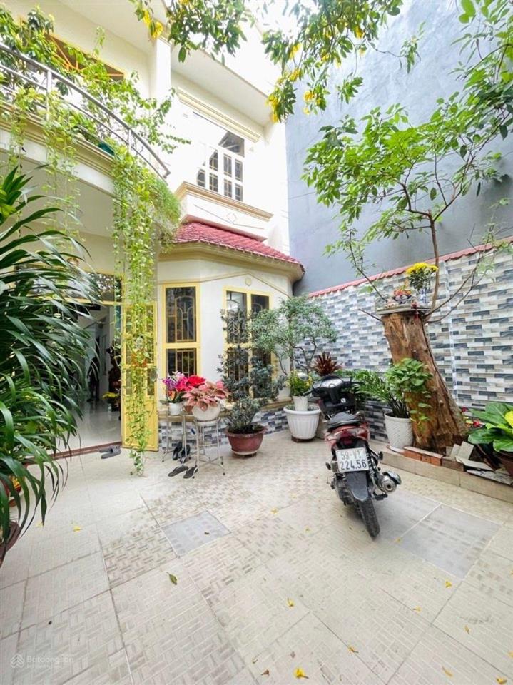 Bán nhà 2 tầng phạm văn bạch, 5.2x18m, chỉ hơn 8 tỷ, hxh vào nhà, kế chợ phạm văn bạch, sân golf