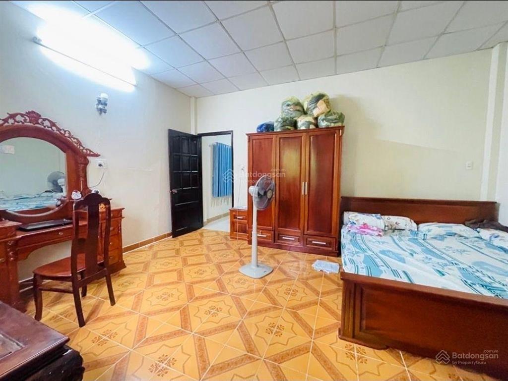 Bán nhà 2 tầng phạm văn bạch, 5.2x18m, chỉ hơn 8 tỷ, hxh vào nhà, kế chợ phạm văn bạch, sân golf