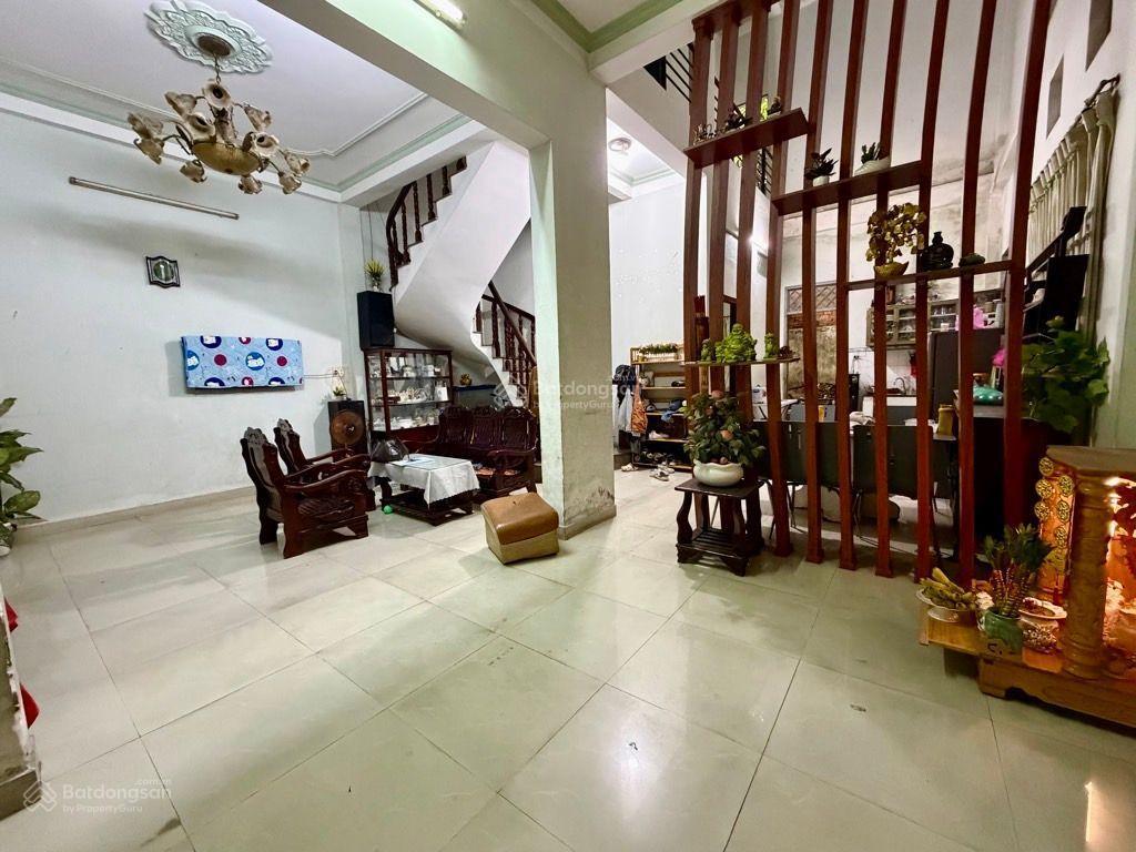 Bán nhà 2 tầng phạm văn bạch, 8x17m, chỉ hơn 11 tỷ, hẻm thông nguyễn sỹ sách, metro 2, chợ tân trụ