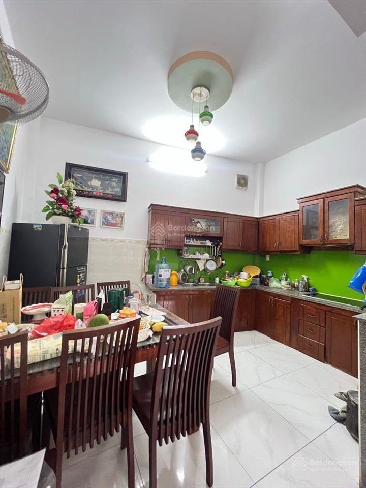 Bán nhà 2 tầng phạm văn bạch, 4x16m, chỉ 7 tỷ, 3pn, ngay chợ, vài bước ra sân golf, sân bay