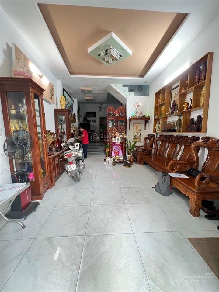 Bán nhà 2 tầng phạm văn bạch, 4x16m, chỉ 7 tỷ, 3pn, ngay chợ, vài bước ra sân golf, sân bay