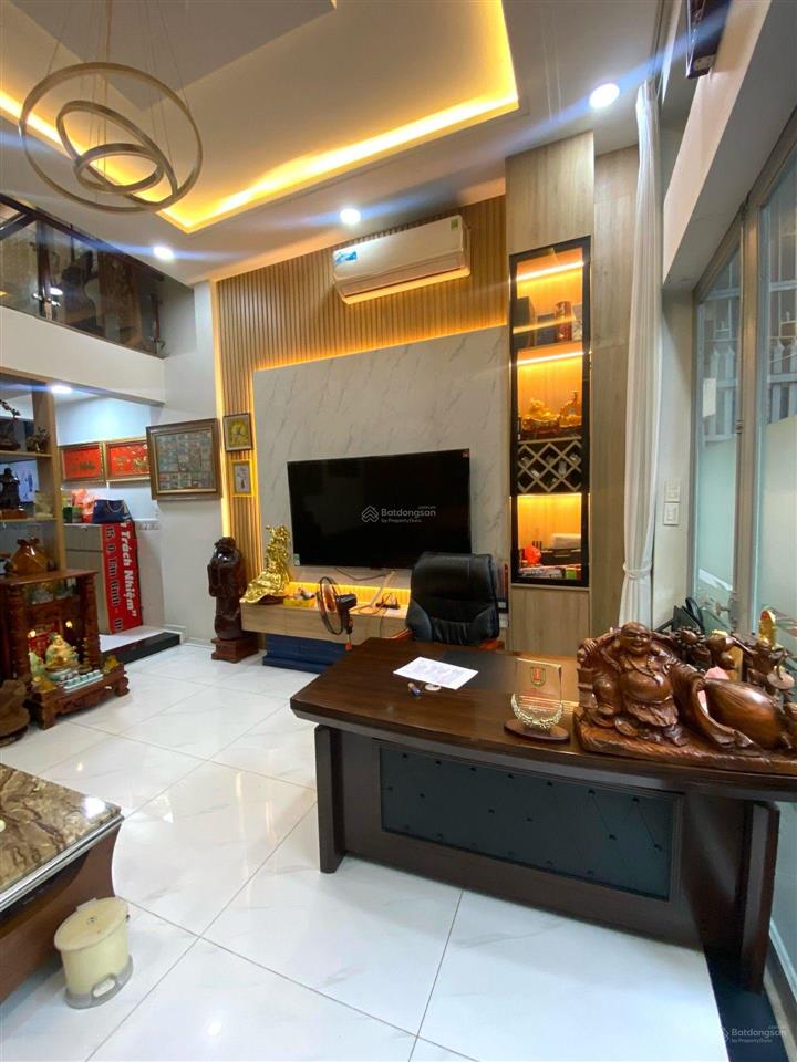 Hẻm xe hơi phạm văn bạch, tân bình  5*17m  2 tầng đúc  4 pn  kế chợ, metro 2, chỉ 8 tỷ hơn