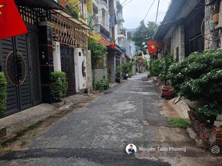 Hxh đổ cửa  ngay chợ phạm văn bạch  4.5*16m  4 tầng ướp gỗ  sang trọng, thoáng mát chủ gấp bán