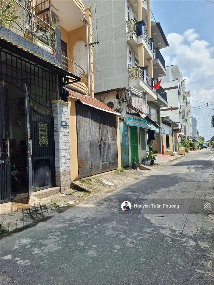 Bán nhà hxh thông  6*20m  vuông  ngay chợ tân trụ, vài bước ra trường chinh, metro 2, sân bay
