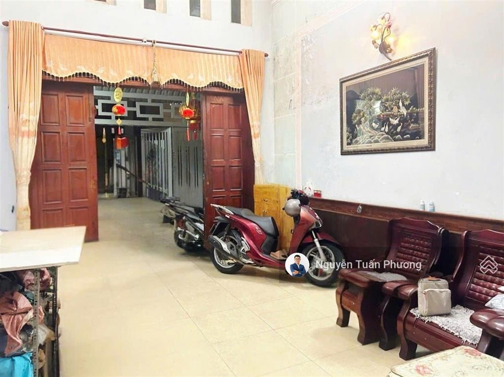 Hẻm xe tải thông  ngay nhà ga metro phạm văn bạch  104m²  3 tầng đúc  dòng tiền 35 tr