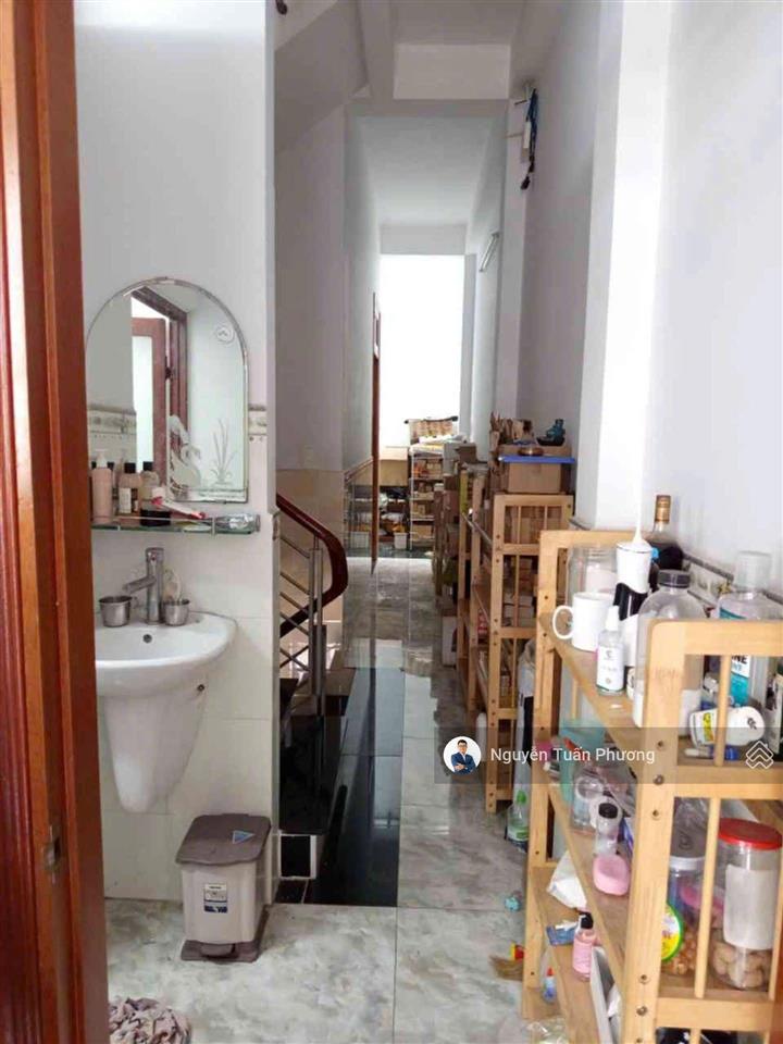 Nhà hẻm 8m  3 tầng phan huy ích, tân bình  4pn, đúc chắc chắn  khu an ninh, ngay chợ, trường học