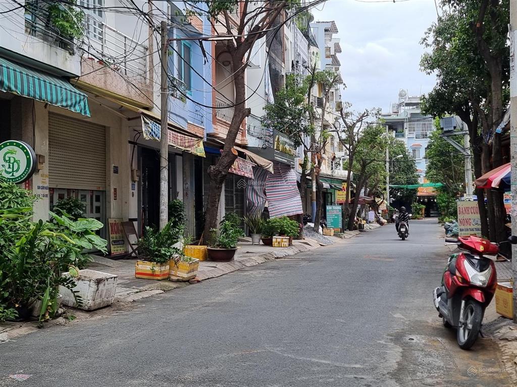 Bán nhà phạm văn bạch, 5.2x18m, 3 tầng, hẻm xe oto, vài bước ra chợ, 100m2 chỉ hơn 8 tỷ