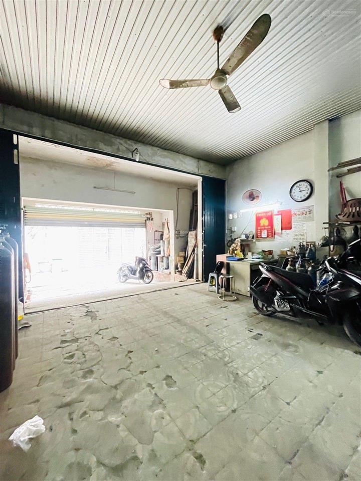 Bán nhà phan văn hớn  165m2  9,2 tỷ  ngang lớn gần 7m  tiện xây mới, cho thuê kho