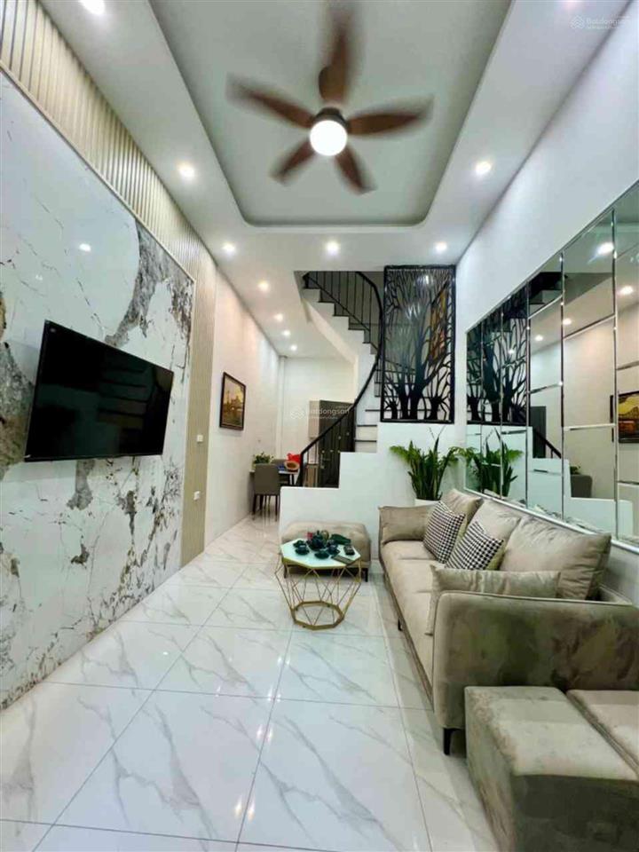9 tỷ bán nhà nguyễn hoàng 37m*5 tầng, tặng full nội thất, ở ngay