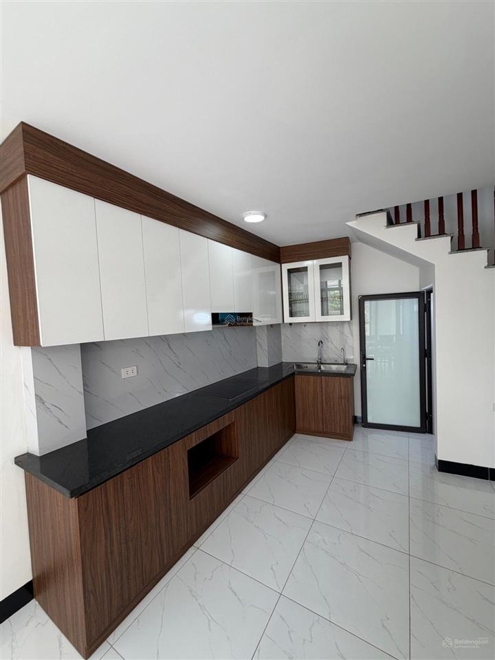 8,15 tỷ bán nhà trần vỹ 35m*5 tầng nhà đẹp  full đồ  ở luôn  vf3 đỗ cửa