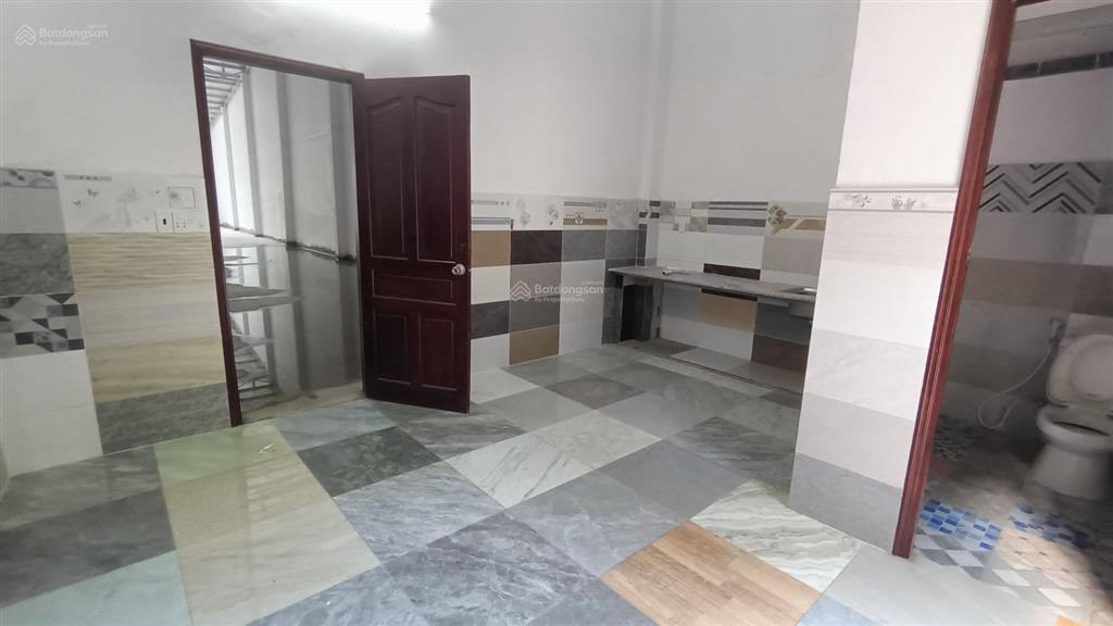 Cho thuê mặt bằng kho xưởng mặt tiền đường nguyễn văn quá, 700m2  22tr/th