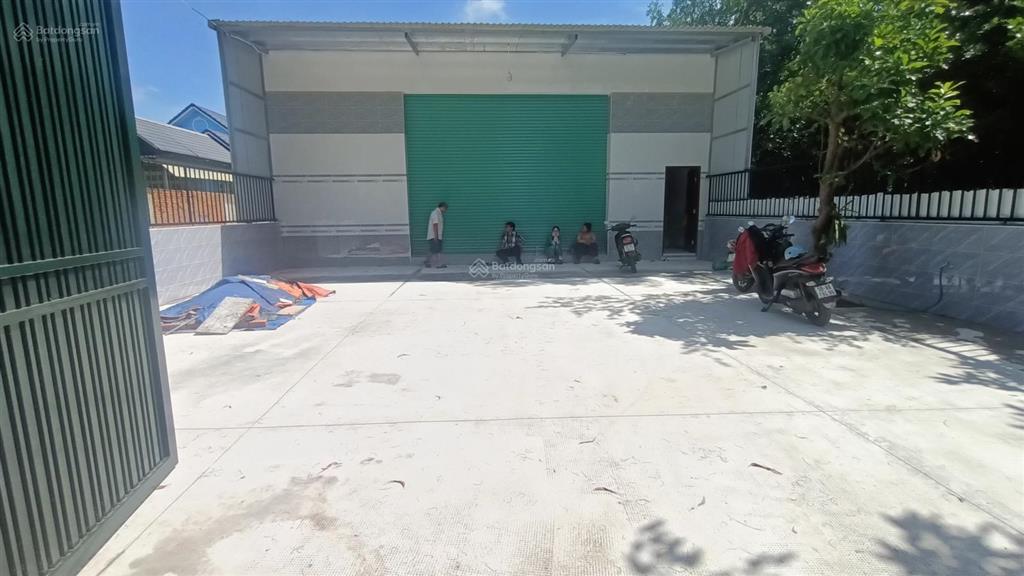 Cho thuê mặt bằng kho xưởng mặt tiền đường nguyễn văn quá, 700m2  22tr/th