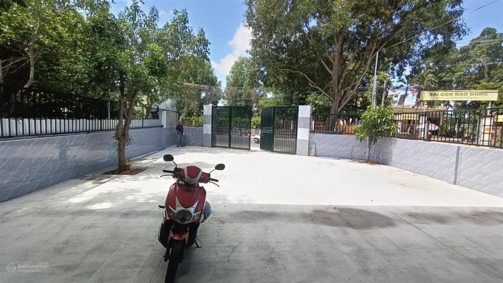 Cho thuê mặt bằng kho xưởng mặt tiền đường nguyễn văn quá, 700m2  22tr/th