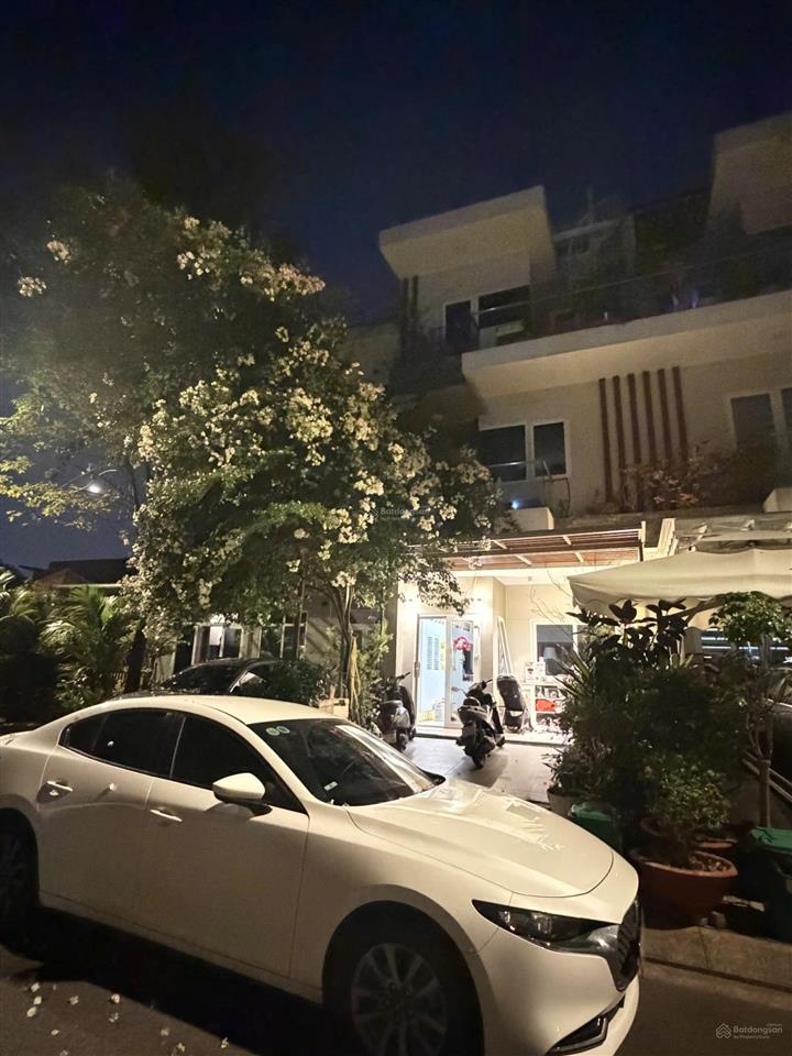 Bán nhà phố liền kề khu compoud đẹp ở rio vista, 12,5 tỷ, 75m2, sàn 160m2, 4pn, 4wc